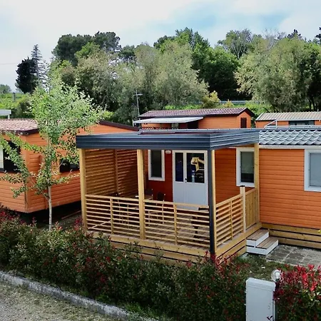 Amapolas - Villaggio&camping Mombaroccio
